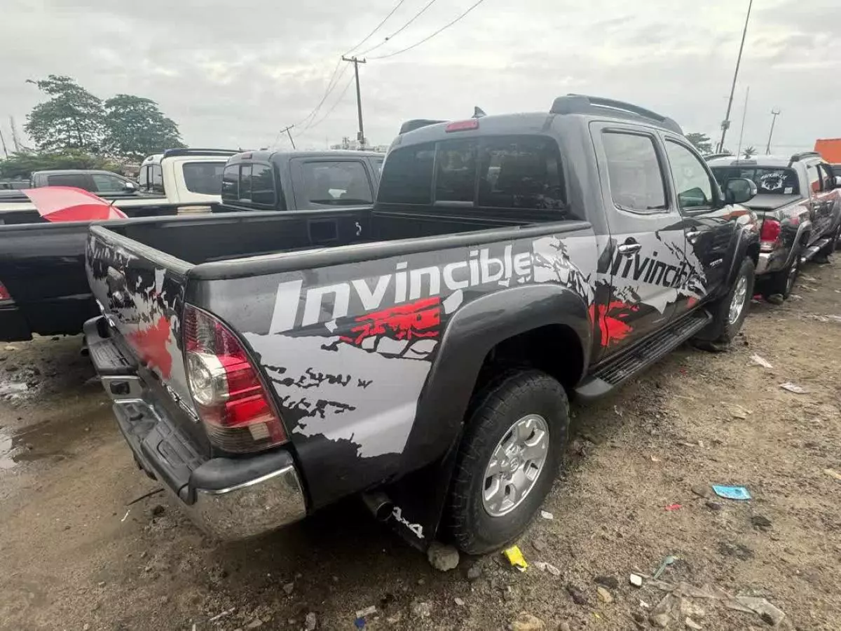 Toyota Tacoma   - 2014