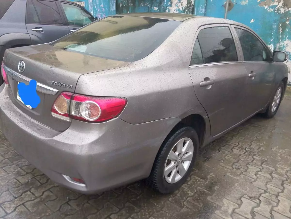 Toyota Corolla   - 2011