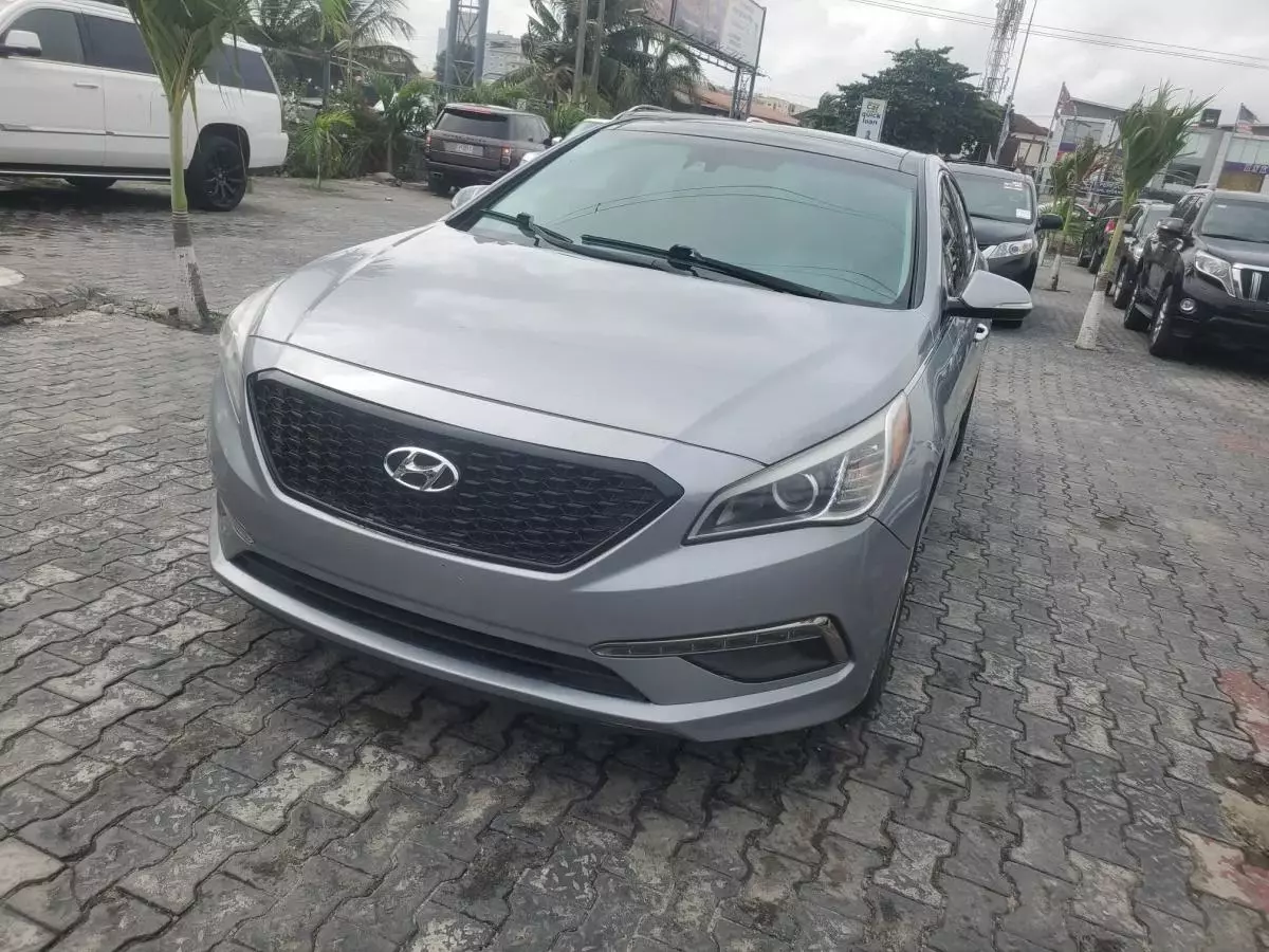 Hyundai Sonata   - 2015