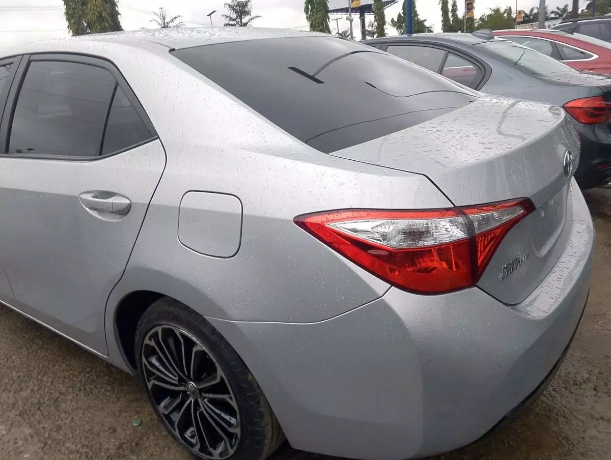 Toyota Corolla   - 2016