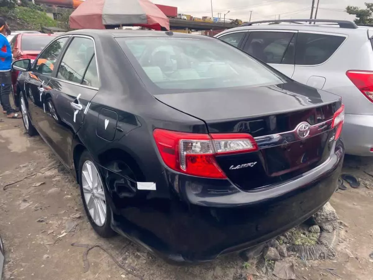 Toyota Camry - 2014