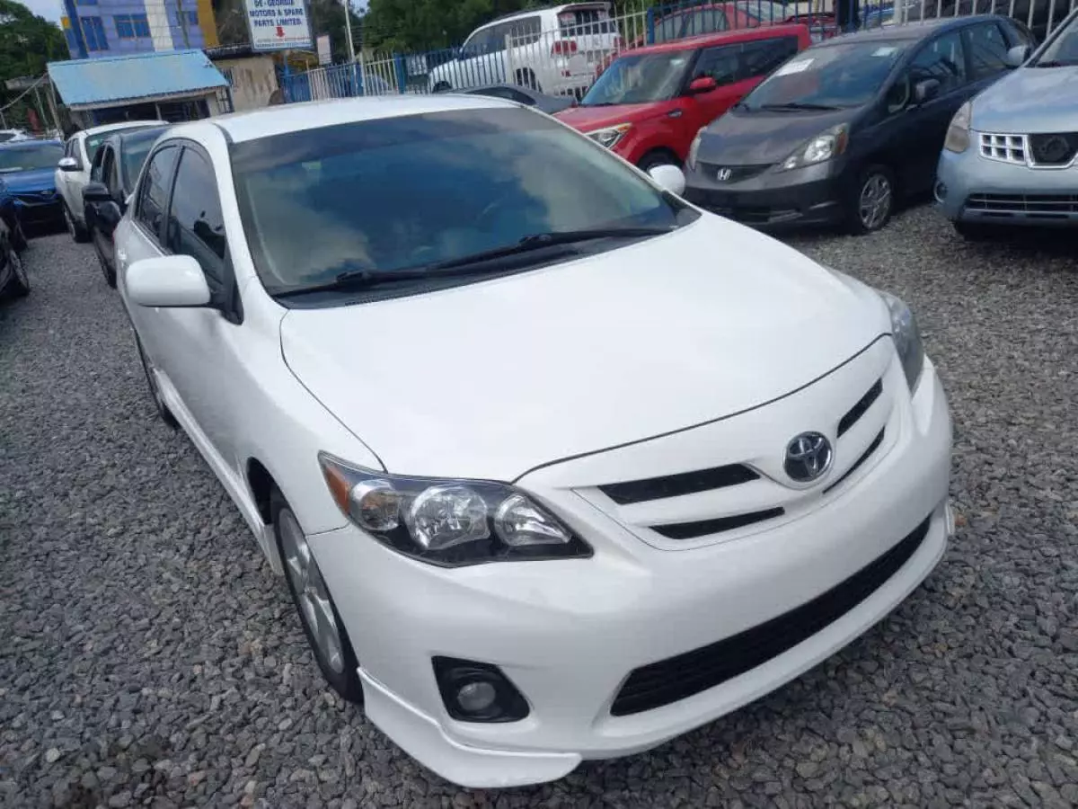 Toyota Corolla   - 2011