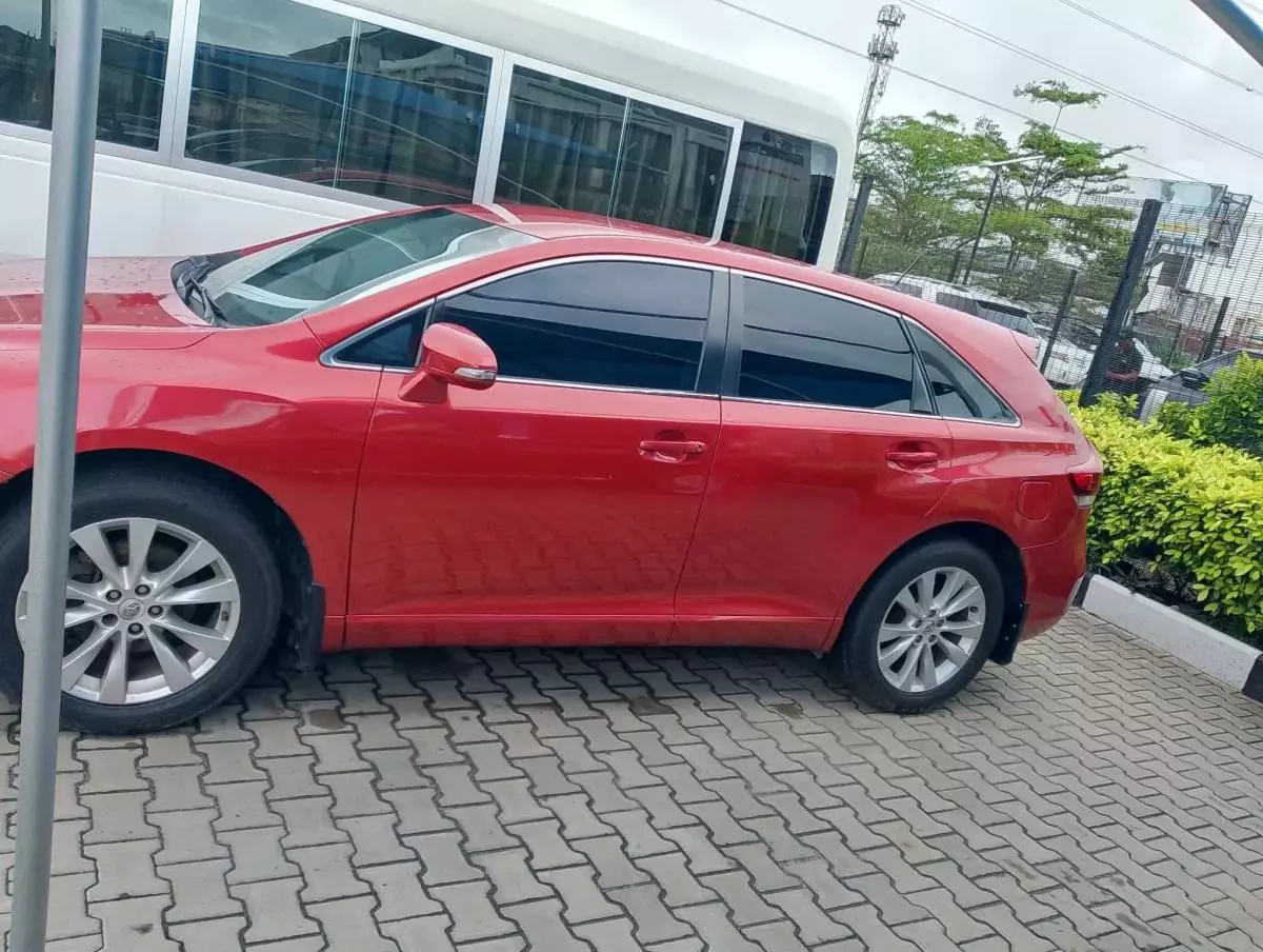 Toyota Venza   - 2014