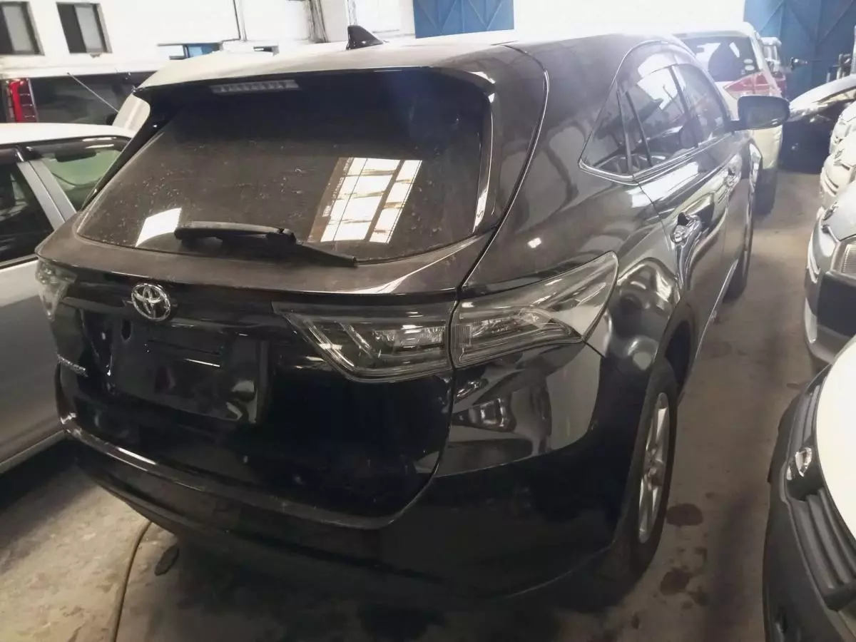 Toyota Harrier - 2015