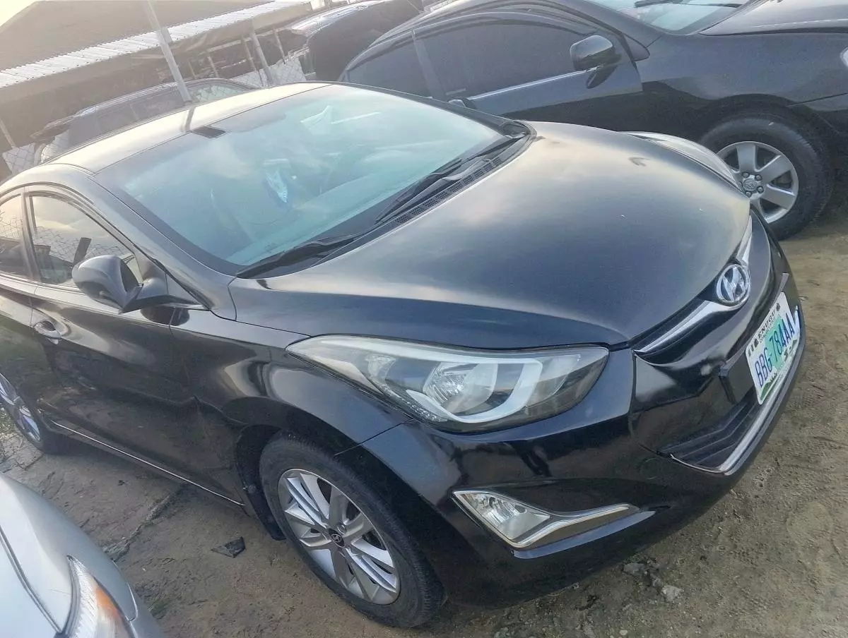 Hyundai Elantra   - 2014