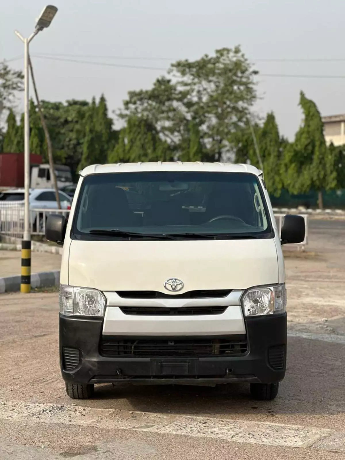 Toyota Hiace   - 2013