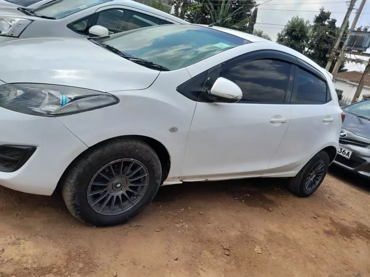 Mazda Demio - 2013