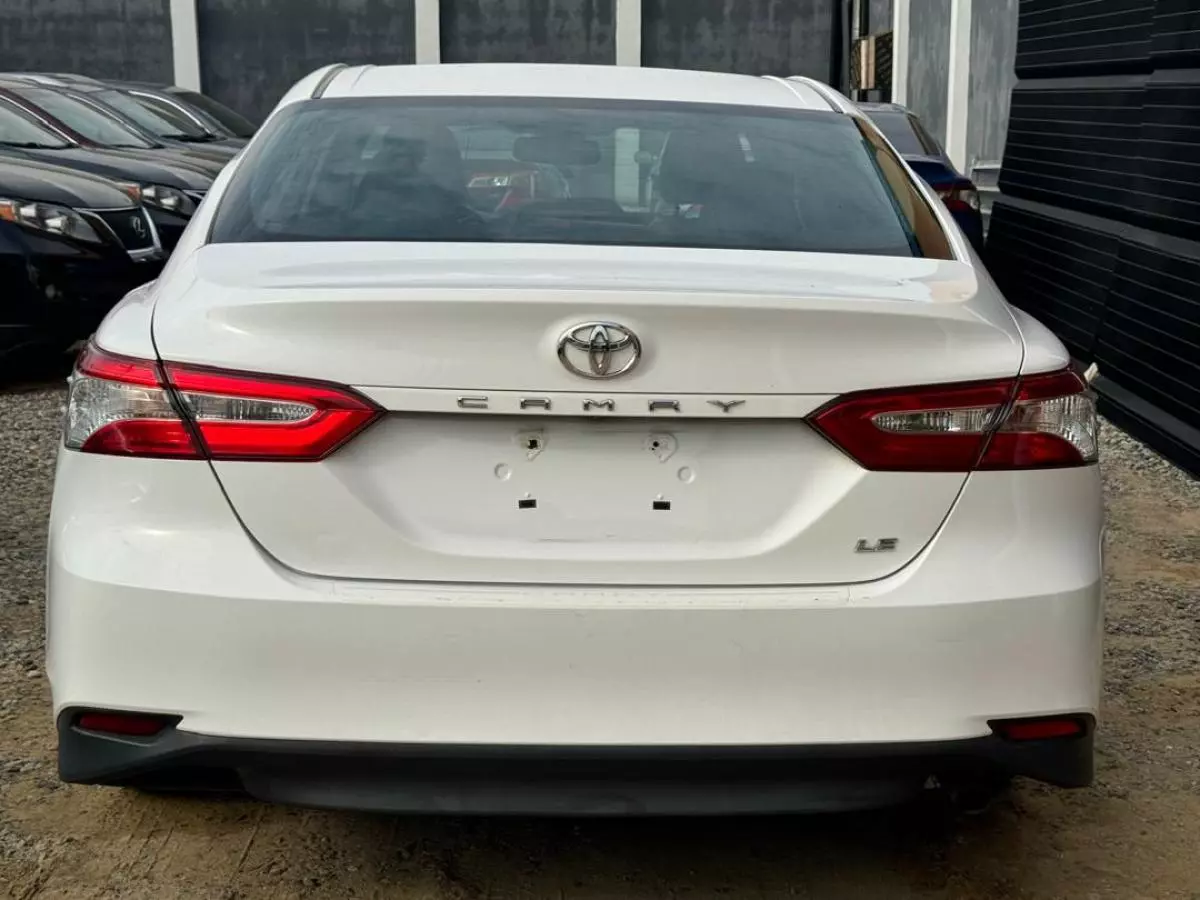 Toyota Camry   - 2018