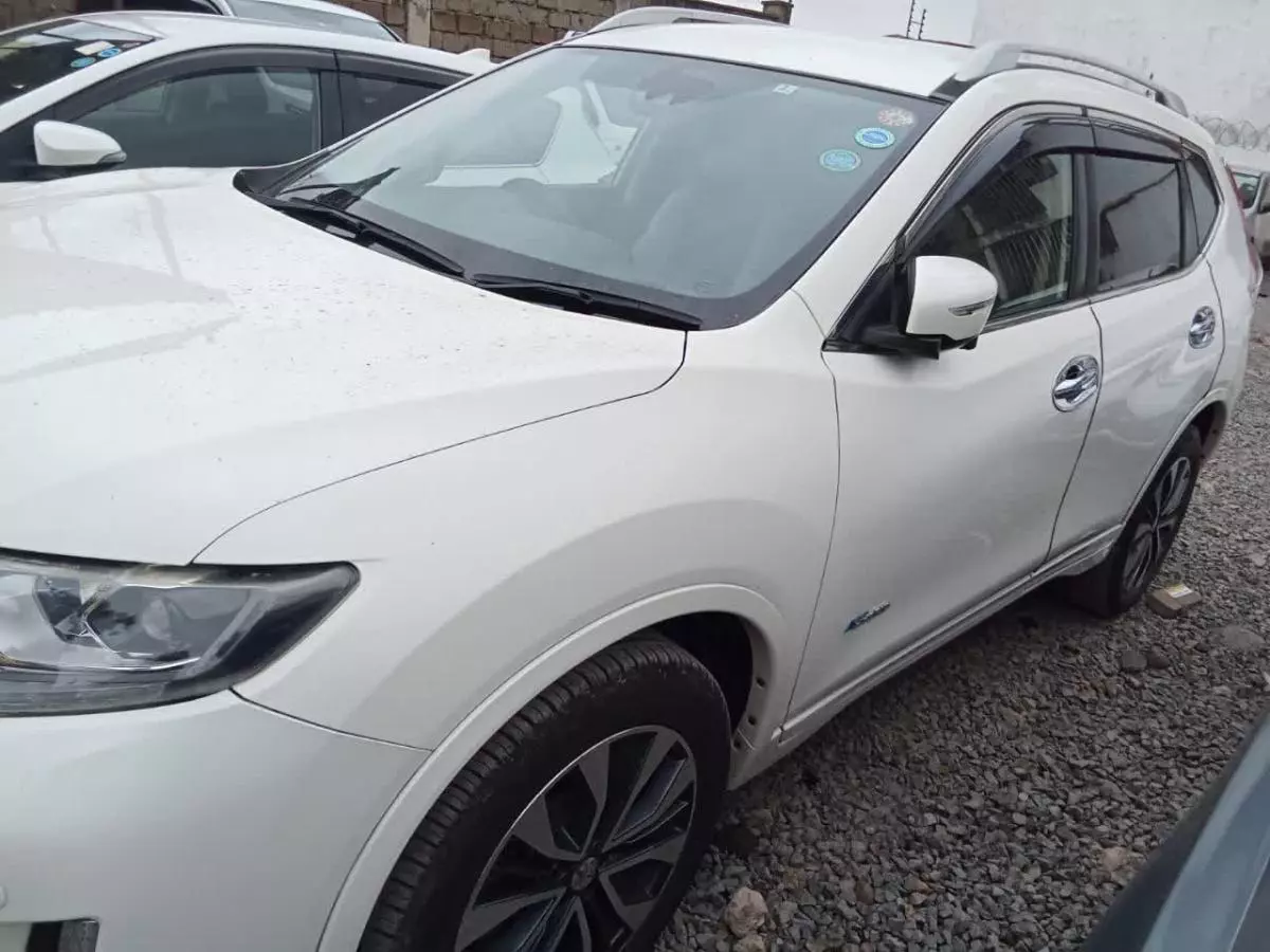 Nissan X-Trail - 2016