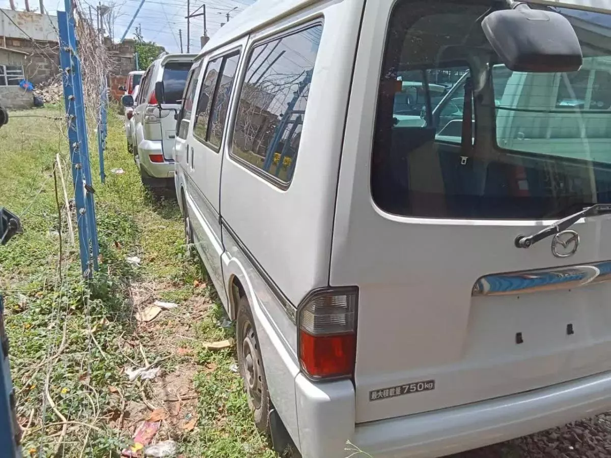 Mazda Bongo   - 2009