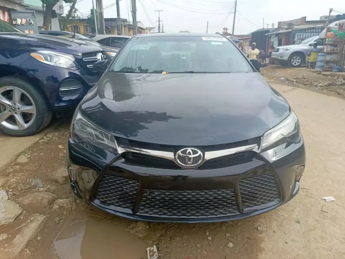 Toyota Camry   - 2015