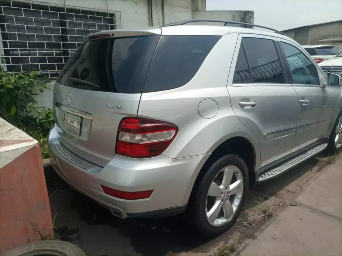 Mercedes-Benz ML 350 - 2011