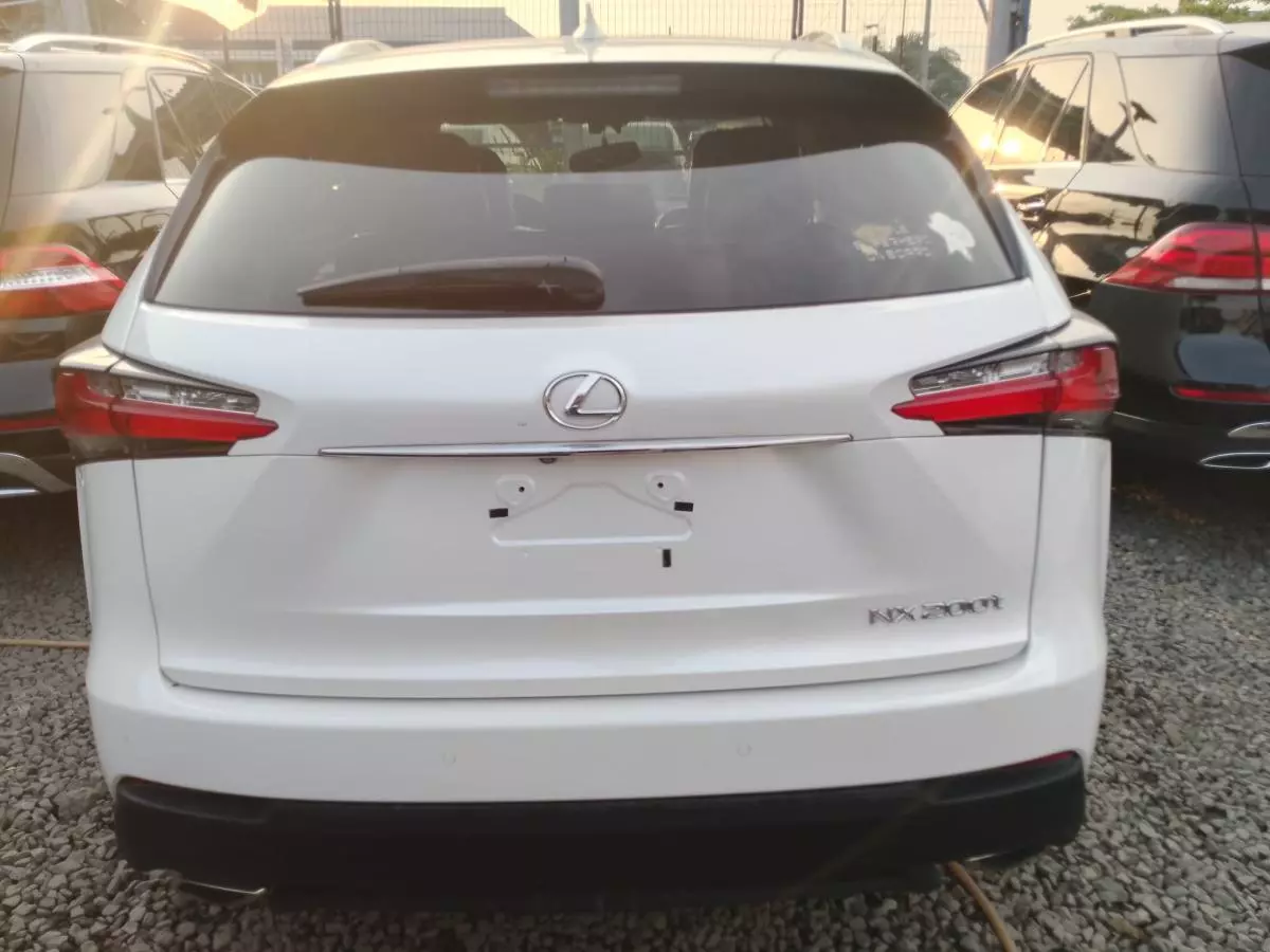 Lexus NX 200T   - 2017