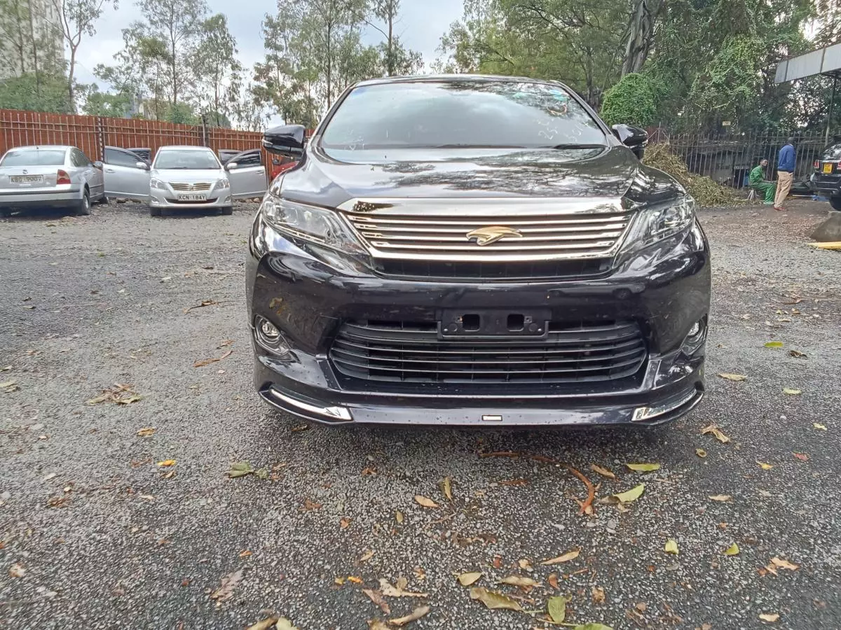 Toyota Harrier   - 2017