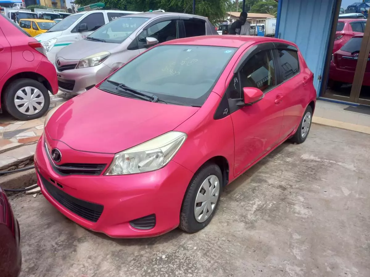 Toyota Vitz   - 2011