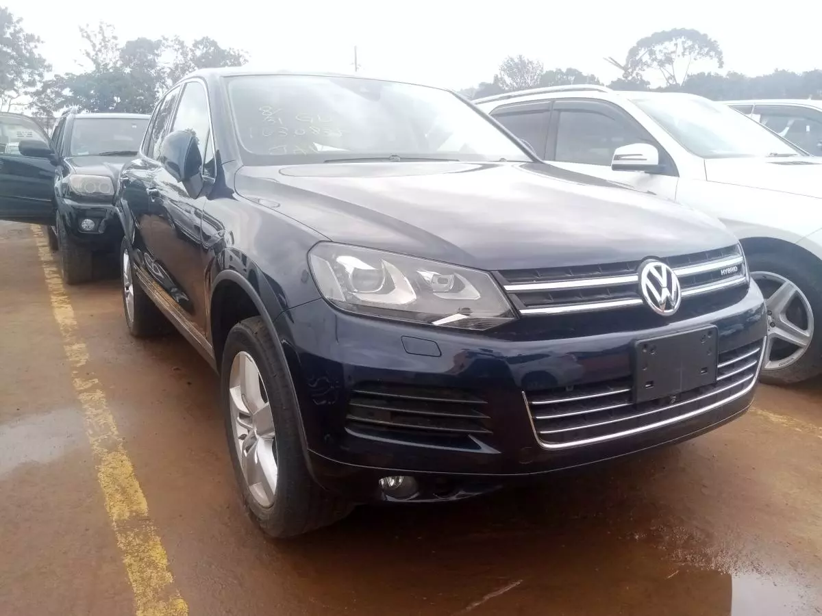 Volkswagen Touareg   - 2012