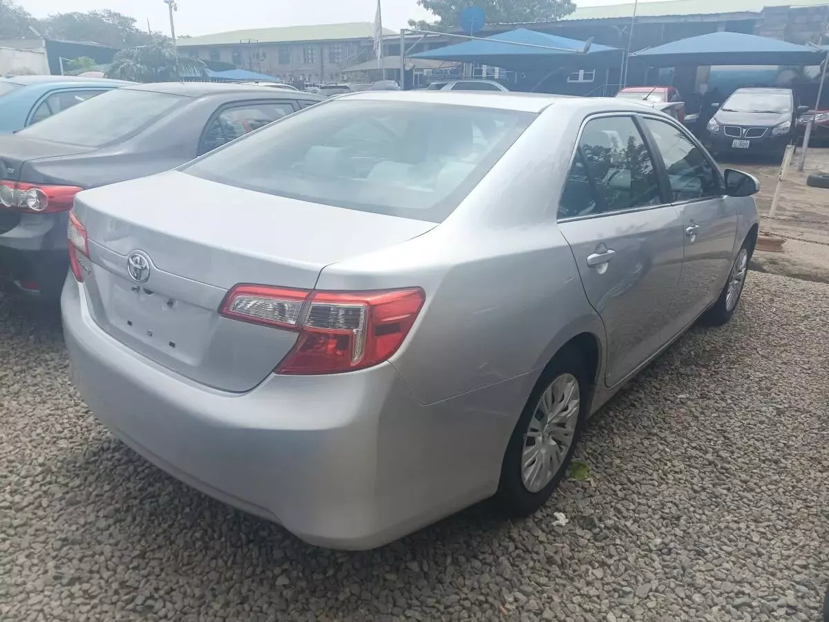 Toyota Camry   - 2013