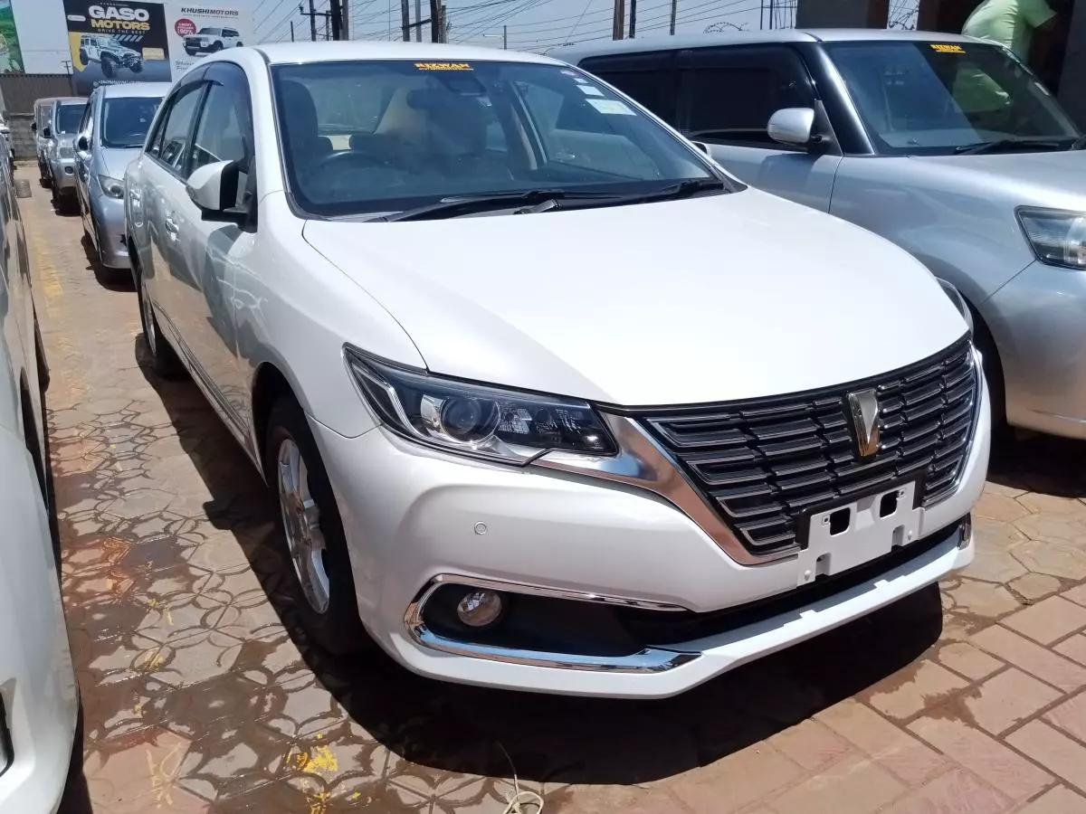 Toyota Premio    - 2016