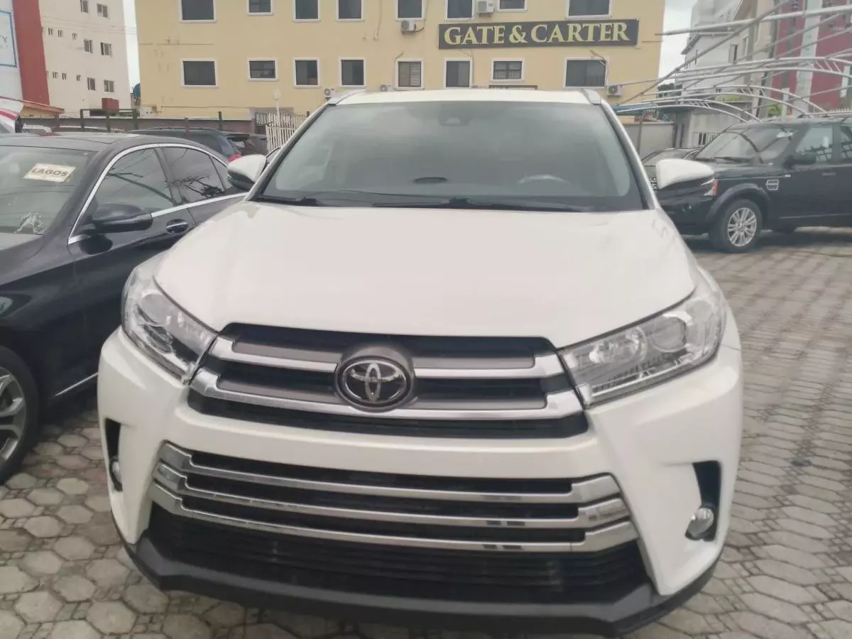 Toyota Highlander   - 2019