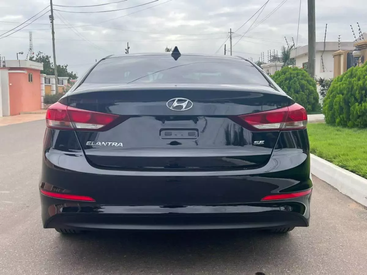 Hyundai Elantra   - 2018