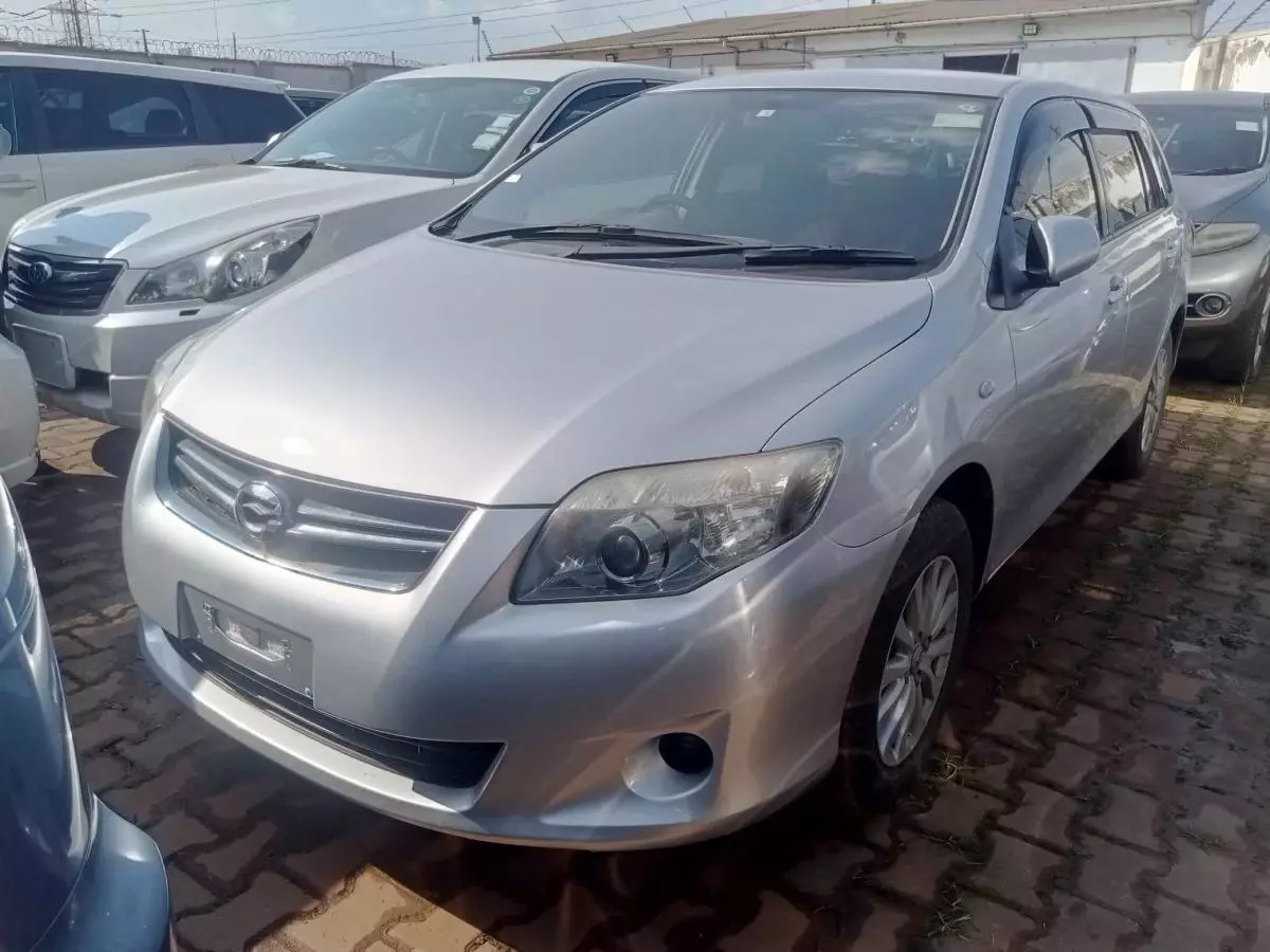 Toyota Fielder    - 2011