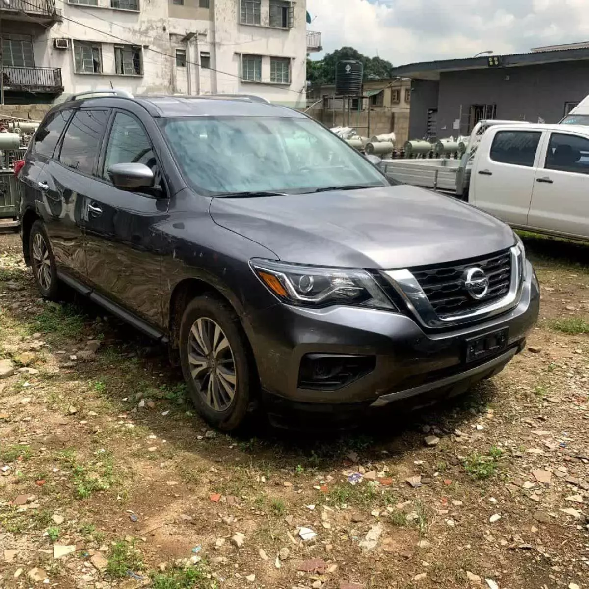 Nissan Pathfinder   - 2017