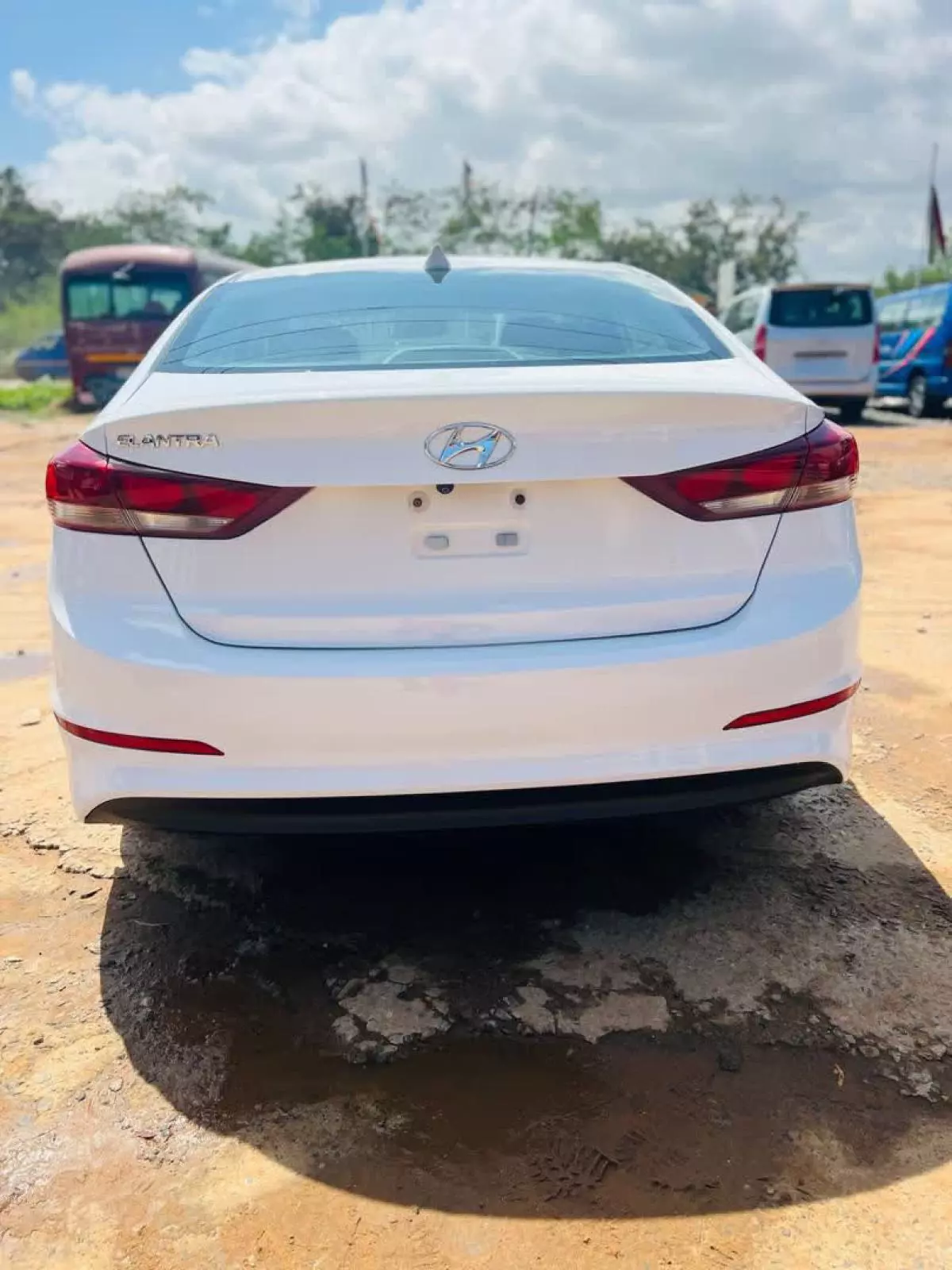 Hyundai Elantra   - 2019