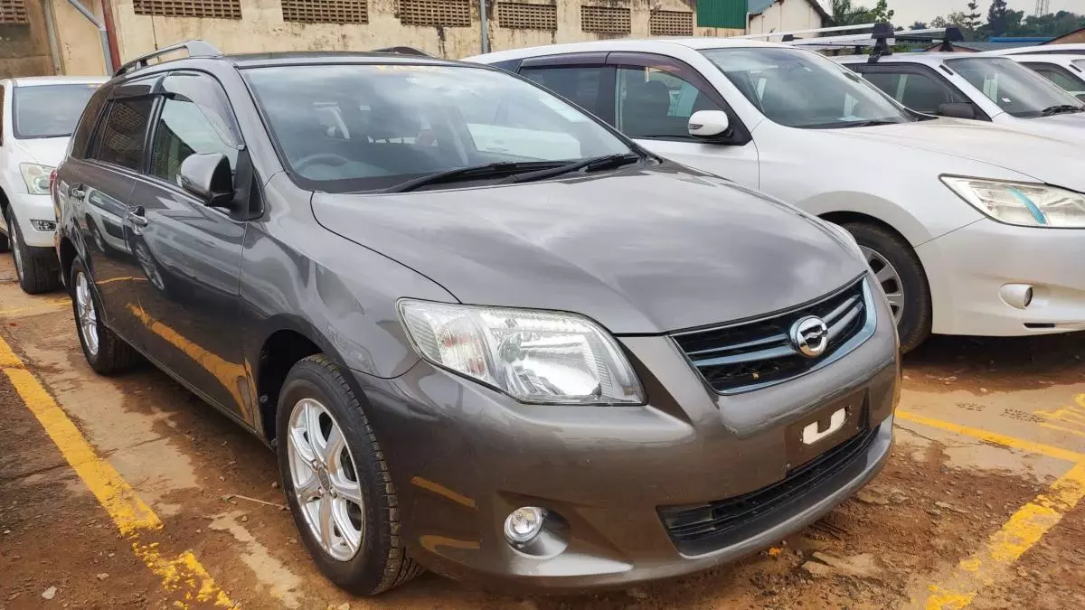 Toyota Fielder    - 2009