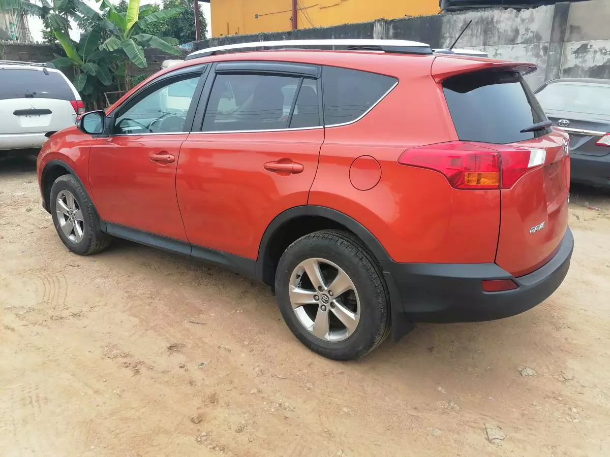 Toyota RAV 4   - 2015