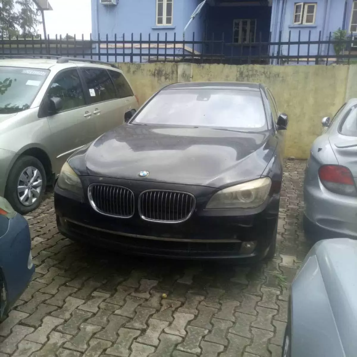 BMW 750   - 2011