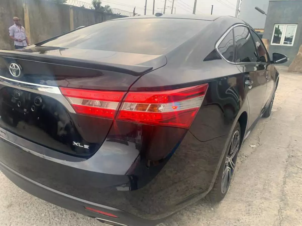 Toyota Avalon   - 2015