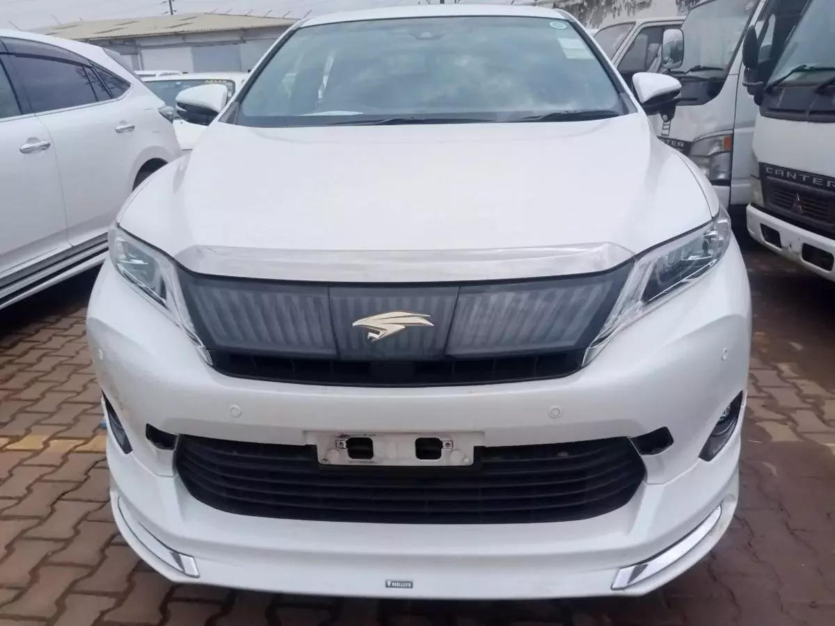 Toyota Harrier   - 2014