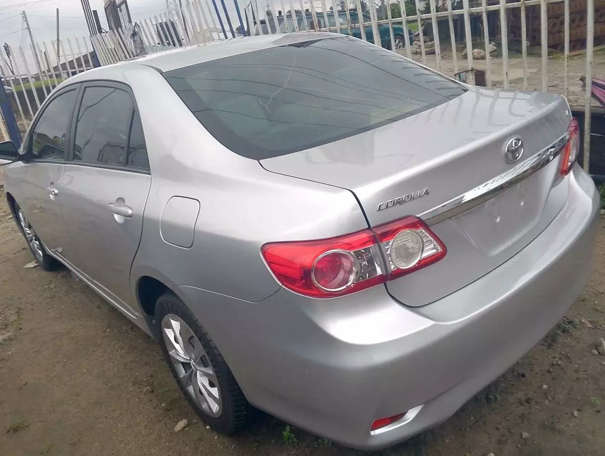 Toyota Corolla   - 2012