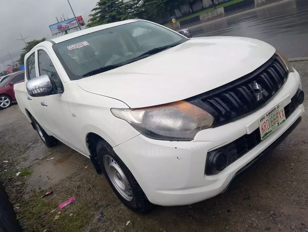 Mitsubishi L200   - 2019