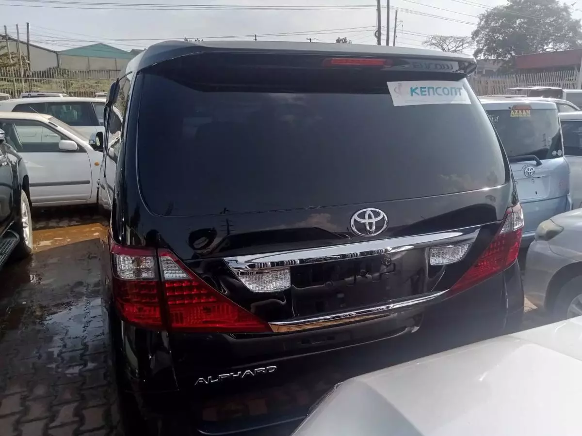 Toyota Alphard   - 2011