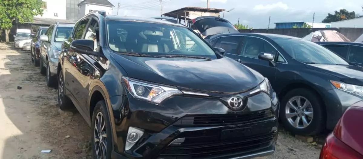 Toyota RAV 4   - 2015