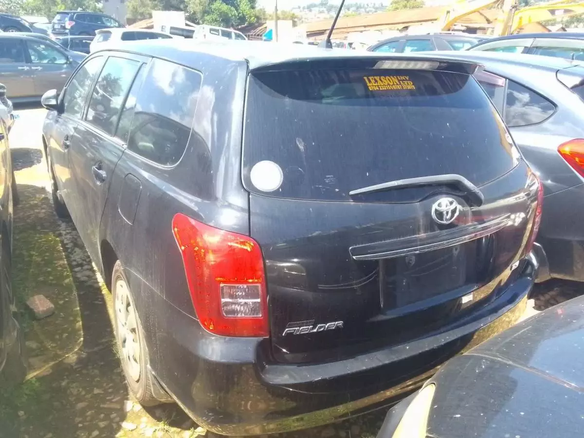 Toyota Fielder  - 2009