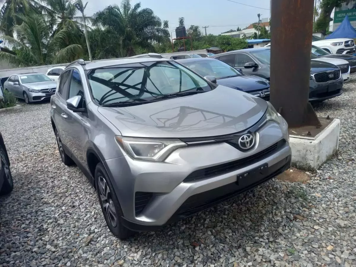 Toyota RAV 4   - 2016