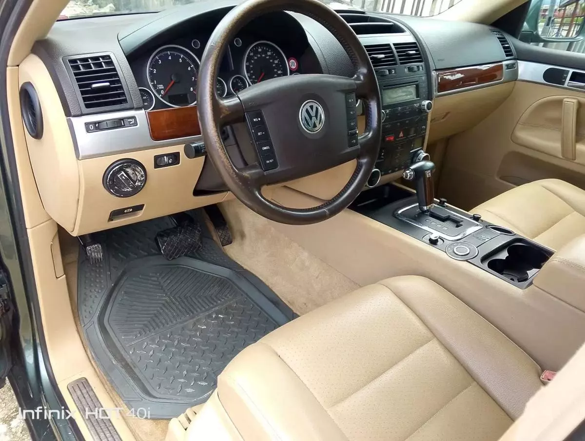 Volkswagen Touareg   - 2002