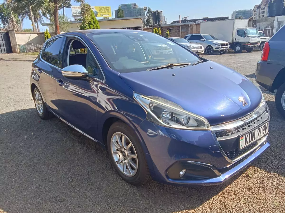 Peugeot 208   - 2016