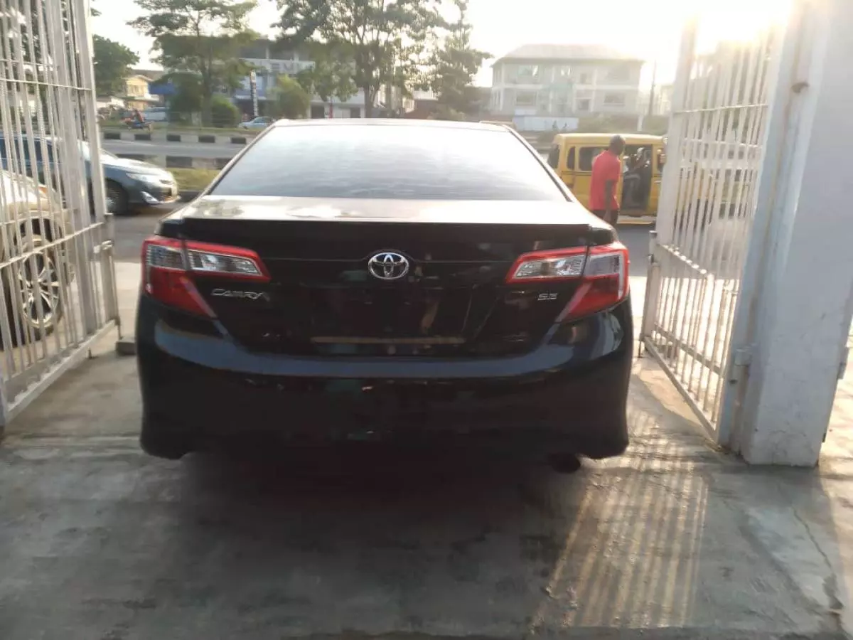 Toyota Camry   - 2013