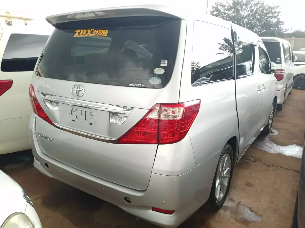 Toyota Alphard   - 2008