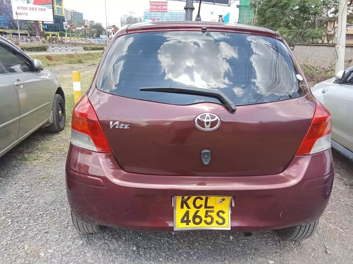 Toyota Vitz   - 2009