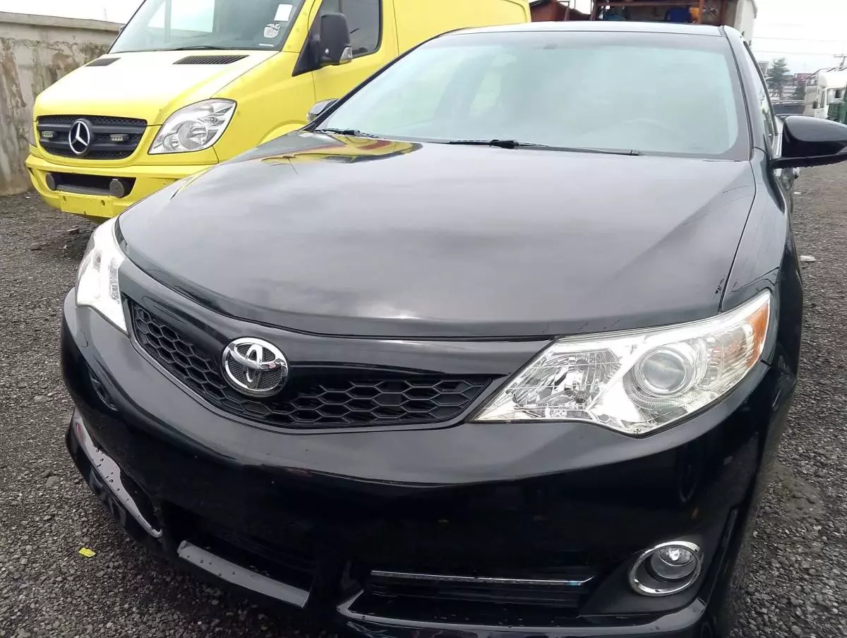 Toyota Camry   - 2012