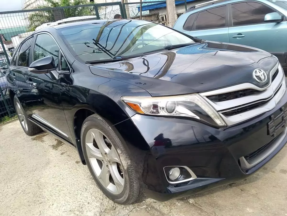 Toyota Venza   - 2013