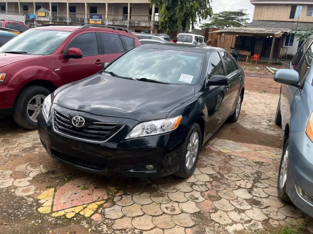 Toyota Camry   - 2009