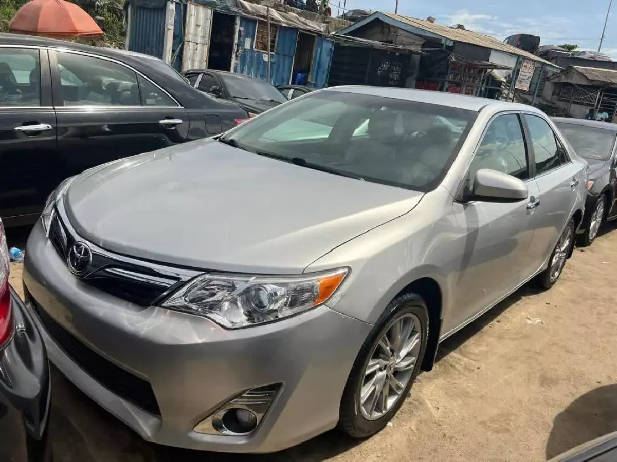 Toyota Camry   - 2012