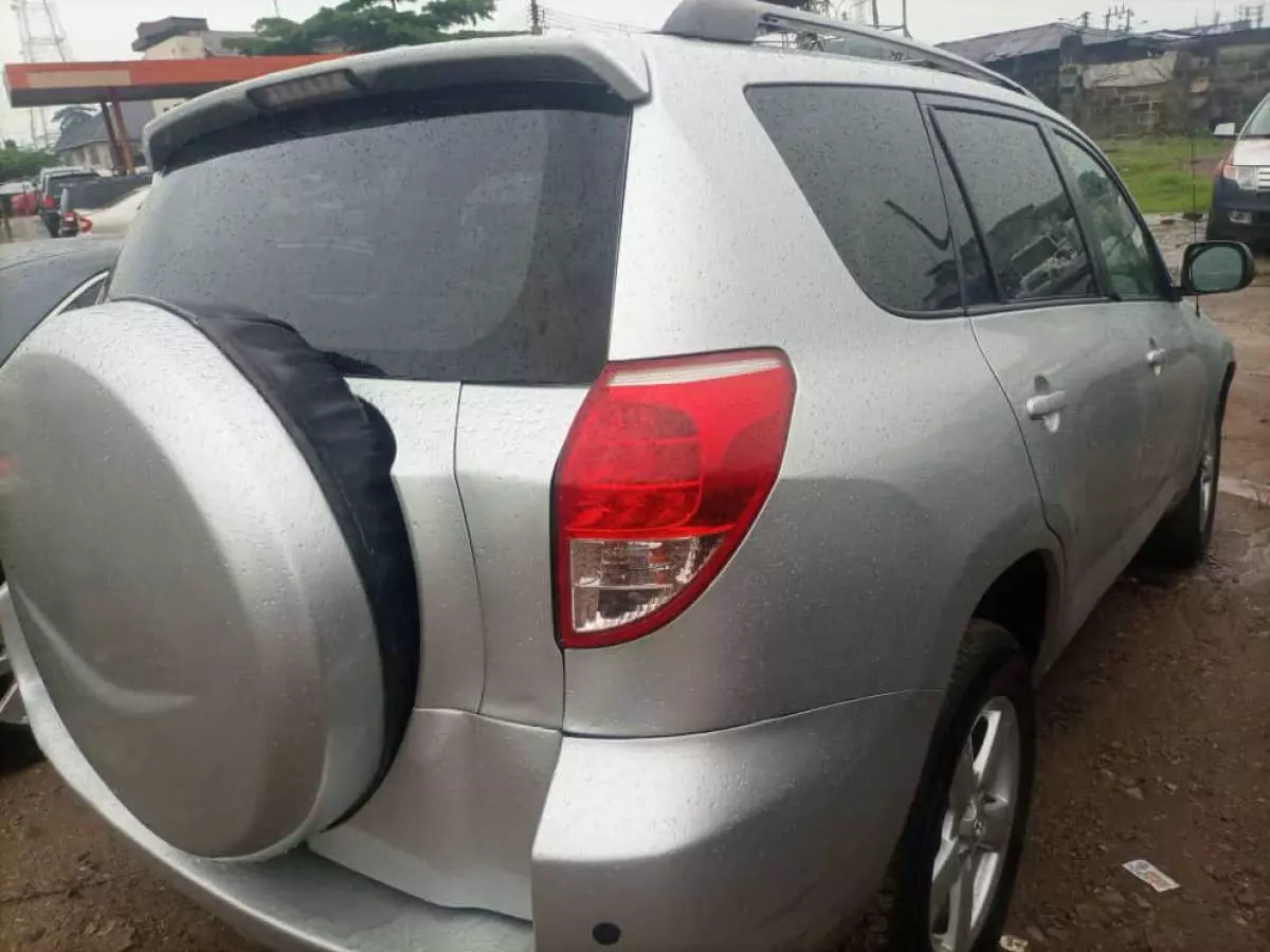 Toyota RAV 4 - 2006