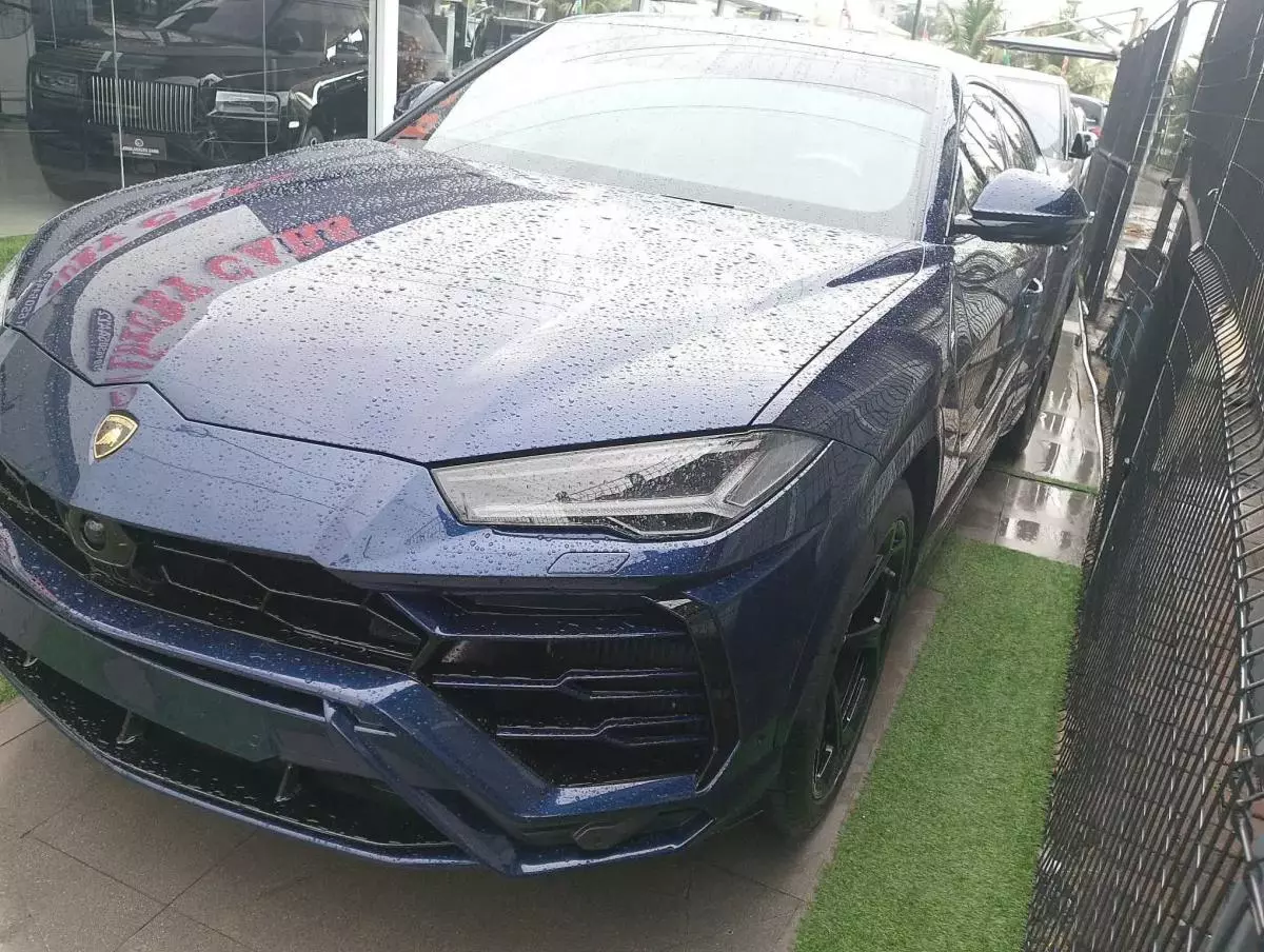 Lamborghini Urus   - 2019