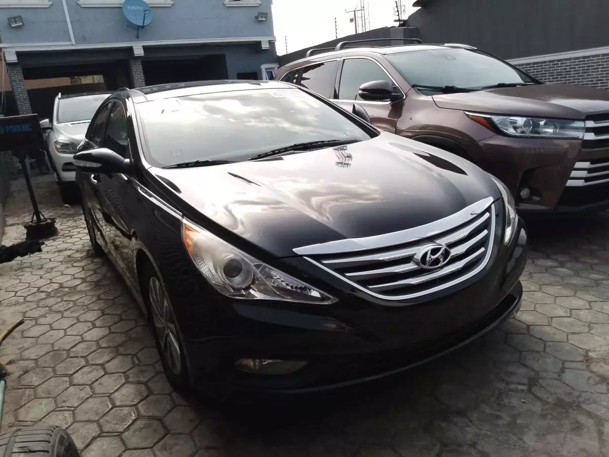 Hyundai Sonata   - 2014